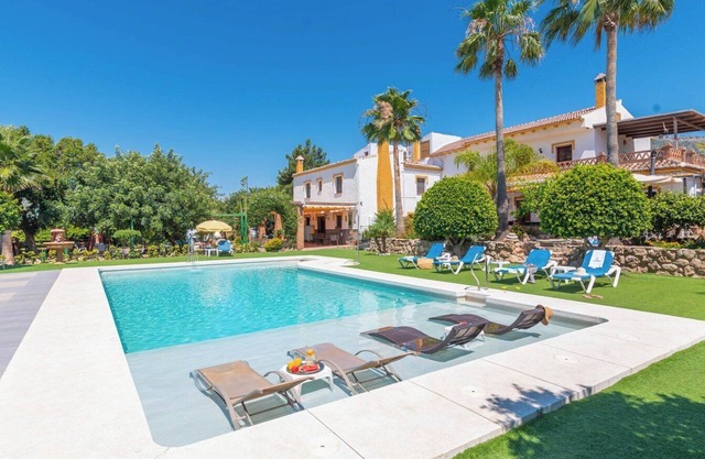 Cortijo Los Tulipanes Periana by Ruralidays