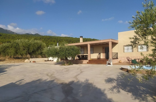 Cortijo oliveras Moratalla