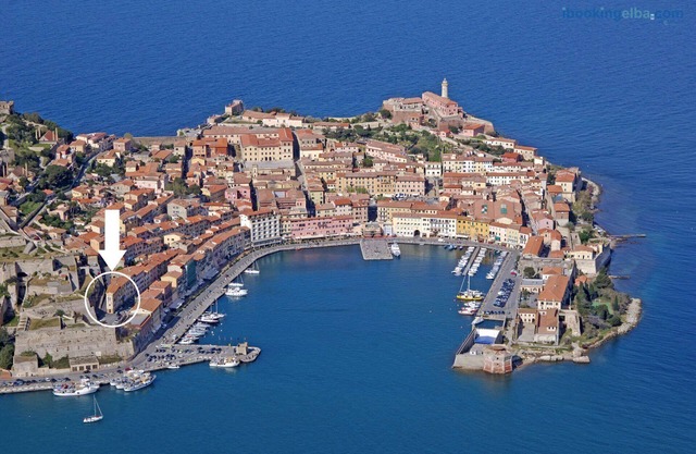 Cosmopolis Apartment