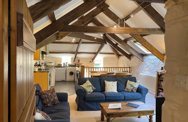 Cosy and characterful apartment for two in a peaceful hamlet, close to Solva