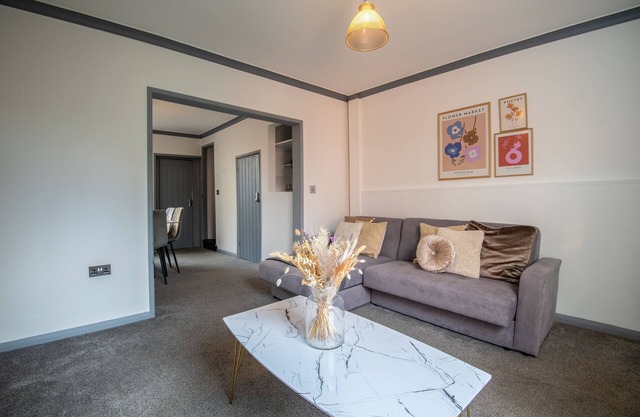 Cosy and Charming Home | Free Wi-Fi and Smart TV