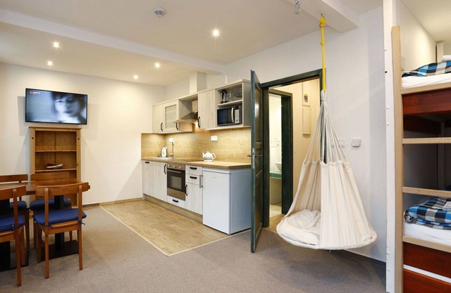 Cosy apartment for 4 guests with hot tub, WIFI, TV and parking
