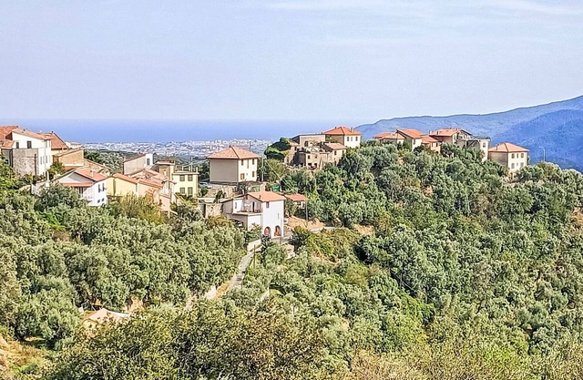 Cosy apartment for 4 people with WIFI, A/C, TV and terrace