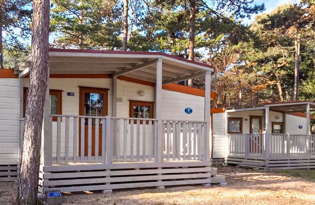Cosy apartment in villa for 4 people with pool, WIFI, A/C, TV, terrace and pets allowed