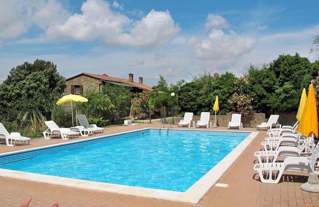 Cosy apartment in villa for 6 people with WIFI, pool, TV, terrace and pets allowed