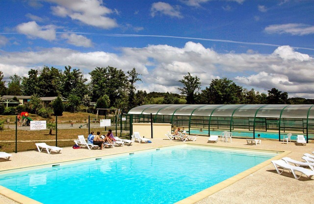 Cosy apartment in villa for 6 people with pool, WIFI, TV, terrace and pets allowed