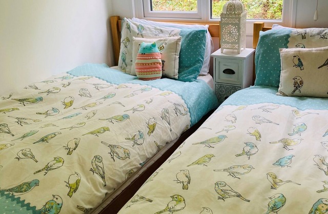 Cosy chalet located 6 min walk from the beach!