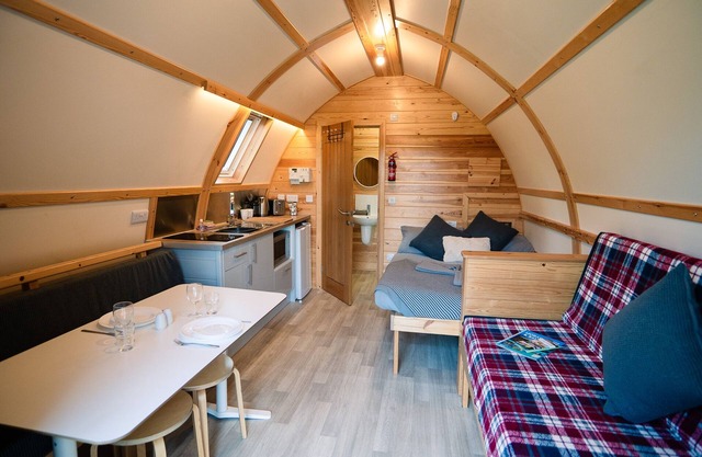 Cosy En-suite Cabin with Outdoor Firepit