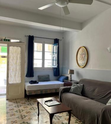 Cosy Family Apt Near the Sea