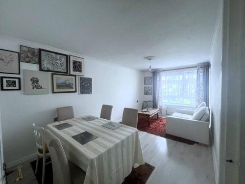 Cosy flat in Romford, 30 mins from London City