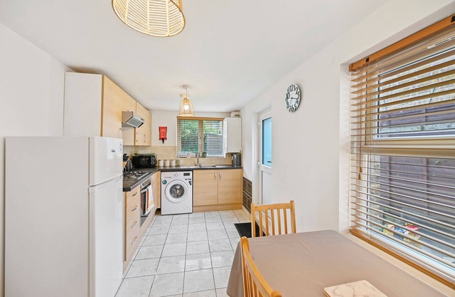 Cosy urban 2 bed flat in Tottenham Hale, sleeps 5