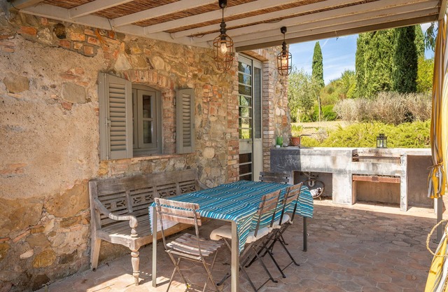 Cottage 'Casale Per 4 Persone' with Shared Pool, Wi-Fi and Air Conditioning