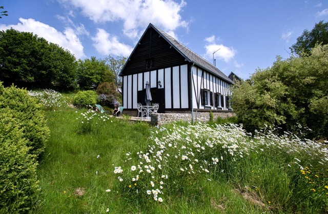 Cottage surrounding by greenery, peaceful, only 45mns to Mont saint Michel