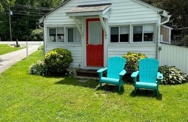 Cottage #1 Lighthouse First Cottage down driveway