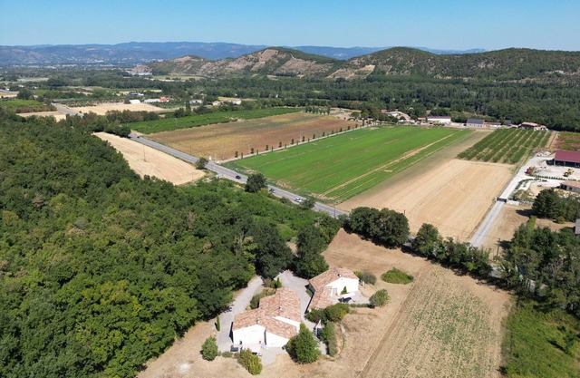 Cottage 5 ps. 2 cres. Swimming pool. Center Drôme, ideal to discover Drome and Ardeche