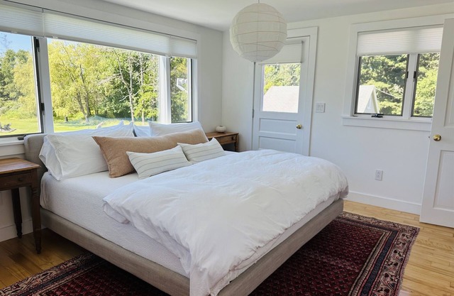 Cottage at Island Point; Charming Coastal Retreat