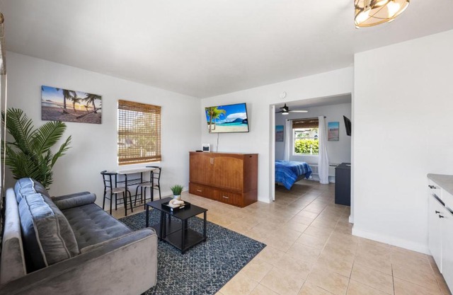 Cottage Bungalow Near Beach! King Bed with Pool & BBQ