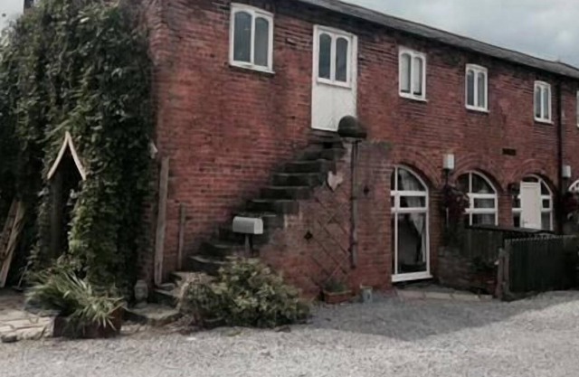Cottage Double Private Bathroom at Skipbridge Farm Cottages