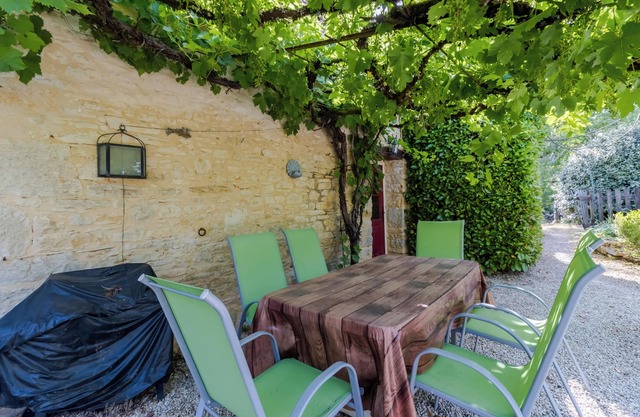 Cottage 'Gite Soleil' with Shared Pool, Private Terrace and Wi-Fi