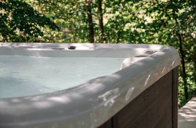 Cottage has water and power, road access, available for workers