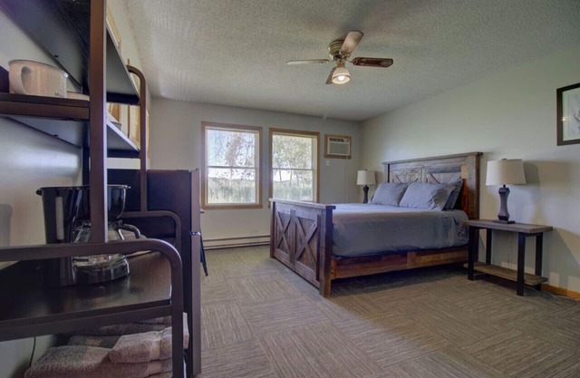 Cottage III | Peaceful Studio-Style Cottage | Nature/Lake Views | Legacy Lakeside Resort