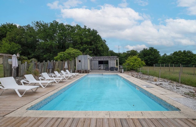Cottage 'Les Daims De Gardelac' with Private Pool, Wi-Fi and Air Conditioning