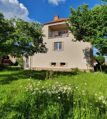 Cottage next Svihov castle