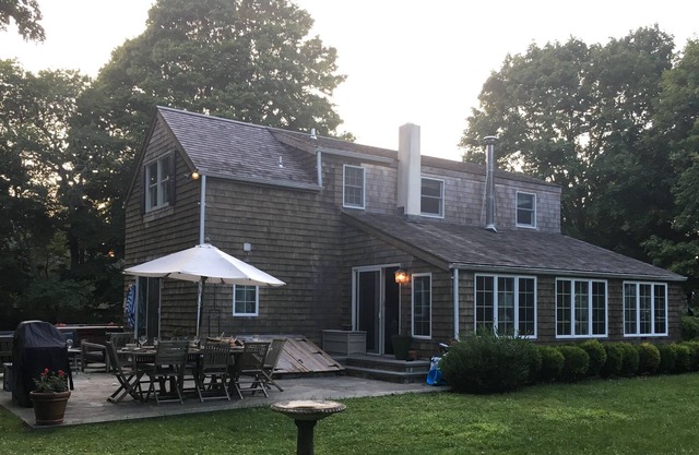 Cottage on 2 Acres, walking distance to town, Pool, Gym, Zoom Room