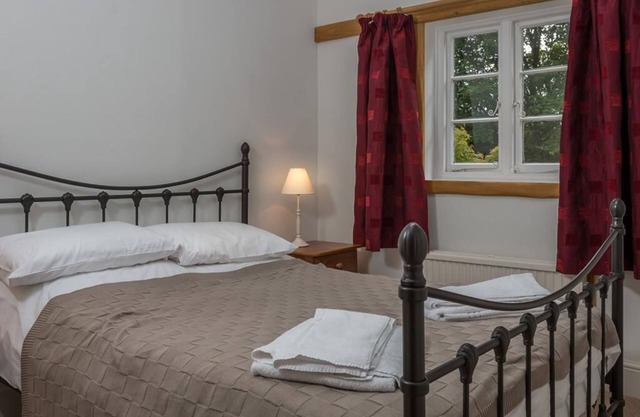 Cottage-Private Bathroom-Self-catering cottage