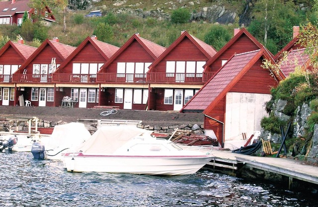 Cottage (terraced house) in attractive location by the Rosfjord and the mouth of the river Audanelv,