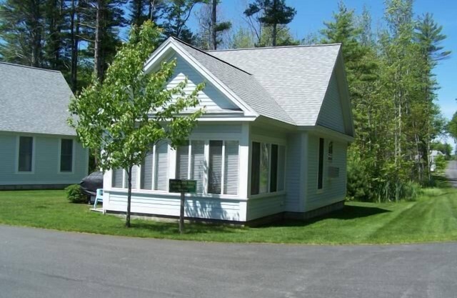 Cottages at Summer Village, fully furnished cottage, Wi-fi, heated pools, hot tub