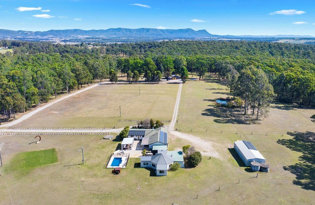 Country Estate in hunter valley with 23 rooms, 2 heated pools, basketball court