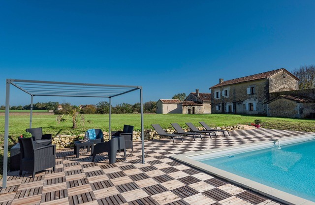 Country house with private pool and lovely views