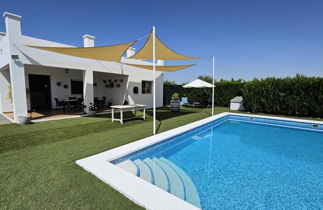 Country House 'Casa Rural The Hope' with Private Pool, Wi-Fi and Air Conditioning