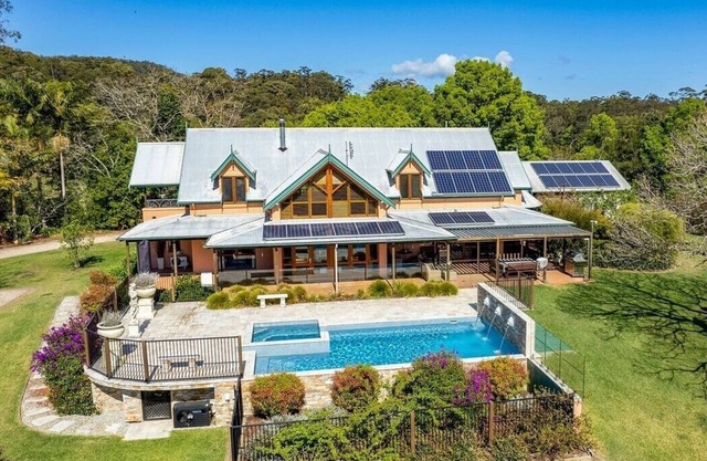 Country home. Resort facilities. Private with views and pool.