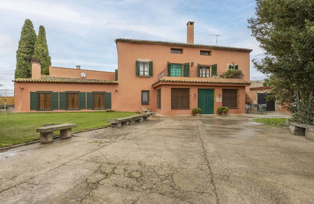 Country House 'Ca L'Andorrà' with Shared Pool, Private Terrace and Wi-Fi
