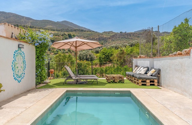 Country House 'Casa Con Vistas A Sierra Nevada' with Mountain View, Wi-Fi, and Air Conditioning