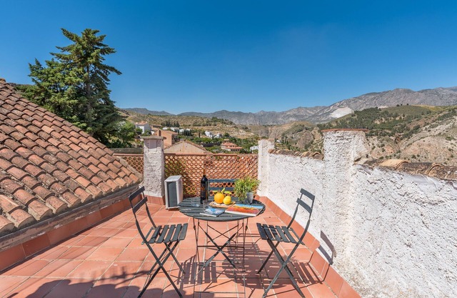 Country House 'Casa El Concejo' with Mountain View, Wi-Fi and Air Conditioning