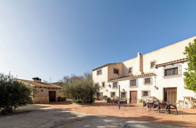 Country House 'Cortijo Álamo 2 De Vélez' with Mountain View, Private Pool and Wi-Fi