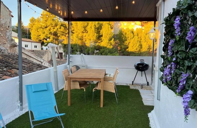 Country House 'El Encanto' with Mountain View, Private Terrace and Air Conditioning