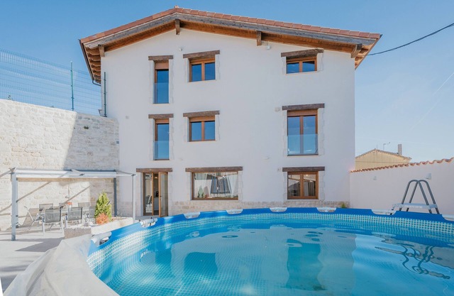 Country House 'El Lagar del Altillo - Revilla Vallejer' with Pool and Terrace