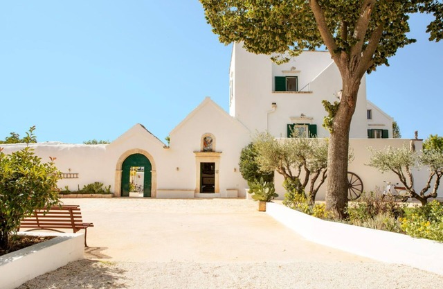 Country House/Farm House in Martina Franca with 7 bedrooms sleeps 18