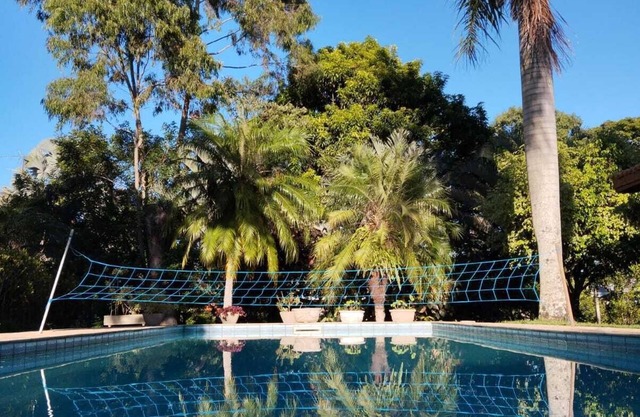 Country house in a gated community, with professional sand court and swimming pool