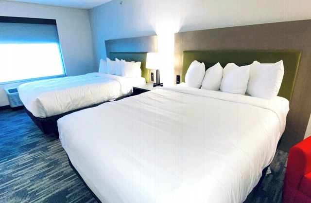 Country Inn & Suites by Radisson, Lake George (Queensbury), NY