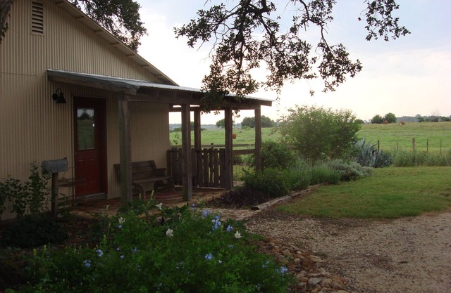 Country life just minutes from New Braunfels, San Marcos or Seguin.