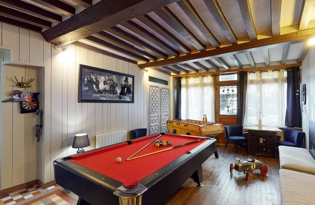 Cour du paradis 8 pers : billiards, baby, 30 min sea
