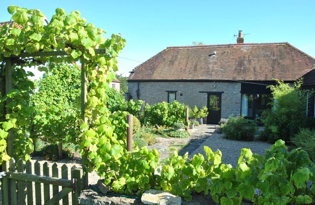 Courtyard Barn 5* rated in stunning rural location on Somerset, Dorset border.