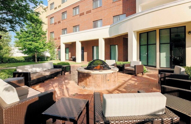 Courtyard by Marriott Dallas Arlington South