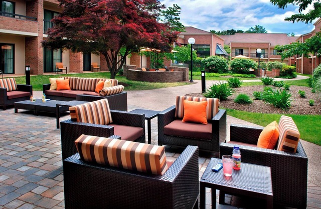 Courtyard By Marriott Hartford/Windsor Airport