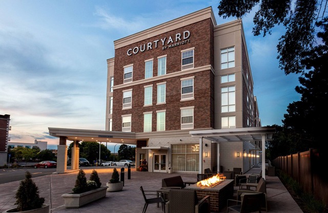 Courtyard by Marriott Rochester Downtown